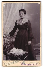 Photograph Carl Ernst Güttges, Zittau i. S., Circus Avenue 4, Young Lady in Hübs