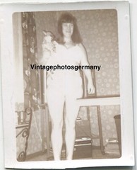 D9737 Photo / Polaroid 1960s Artistic Nude Pretty Woman Lingerie