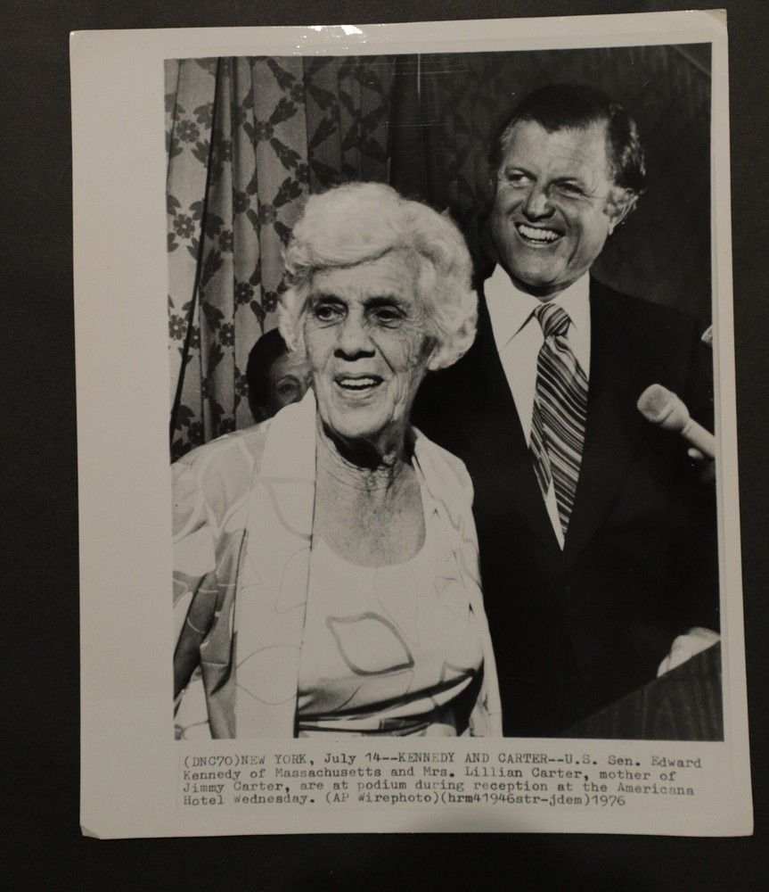 Mrs Lillian Carter & Edward Kennedy at Americas Hotel Photograph 8×10, b/w 1976