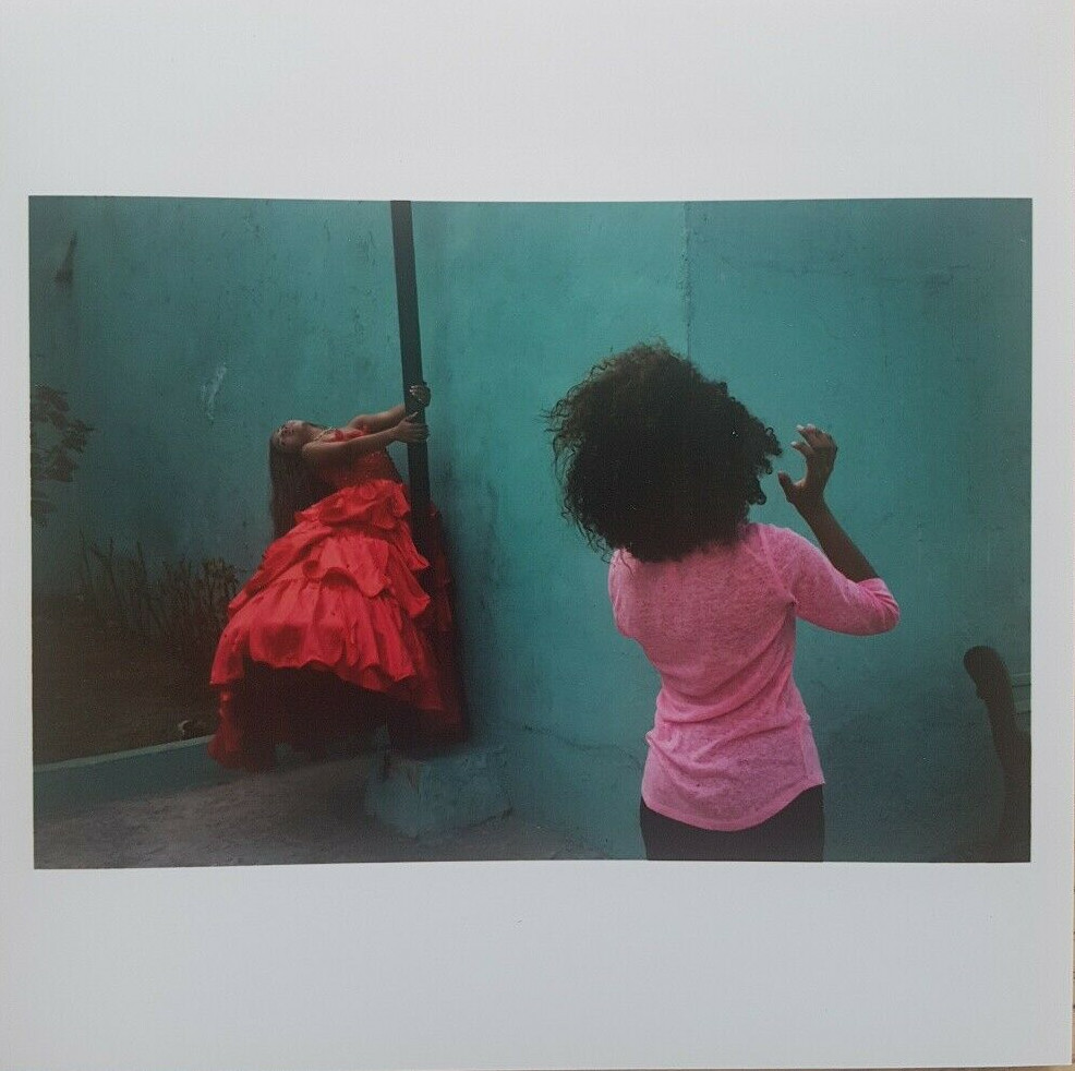 NIKOS ECONOMOPOULOS – SIGNED PHOTO – MAGNUM SQUARE PRINT