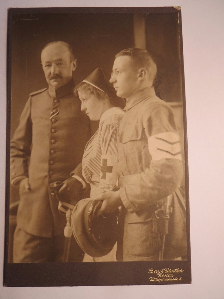 Goslar – 2 Soldiers in Uniform & Nurse – Badge – Portrait / CAB