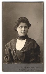 Photograph Gustav de Vos, Oberhausen, portrait of a woman CDV / cabinet photo