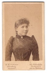 Photograph H. Wittrock, Hamburg, Speersort 5, Miss with Curly Hair