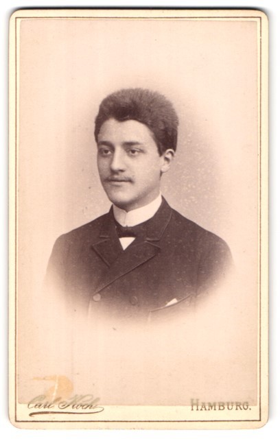 Photograph Carl Koch, Hamburg Neuerwall 30, portrait middle-class gentleman light L