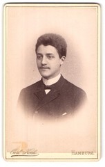 Photograph Carl Koch, Hamburg Neuerwall 30, portrait middle-class gentleman light L