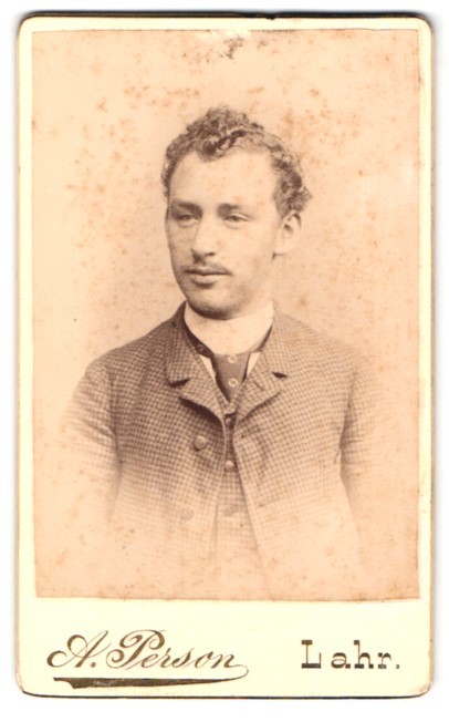Photograph A. person, Lahr i.B., Luisenstraße, portrait young man in suit