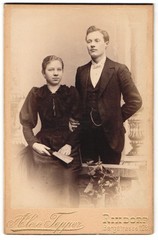 Photograph Alex Tepper, Rixdorf, Bergstrasse 123, young couple in Sunday state,
