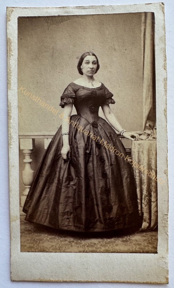 orig. CDV photo photograph woman lady picture old fashion around 1860