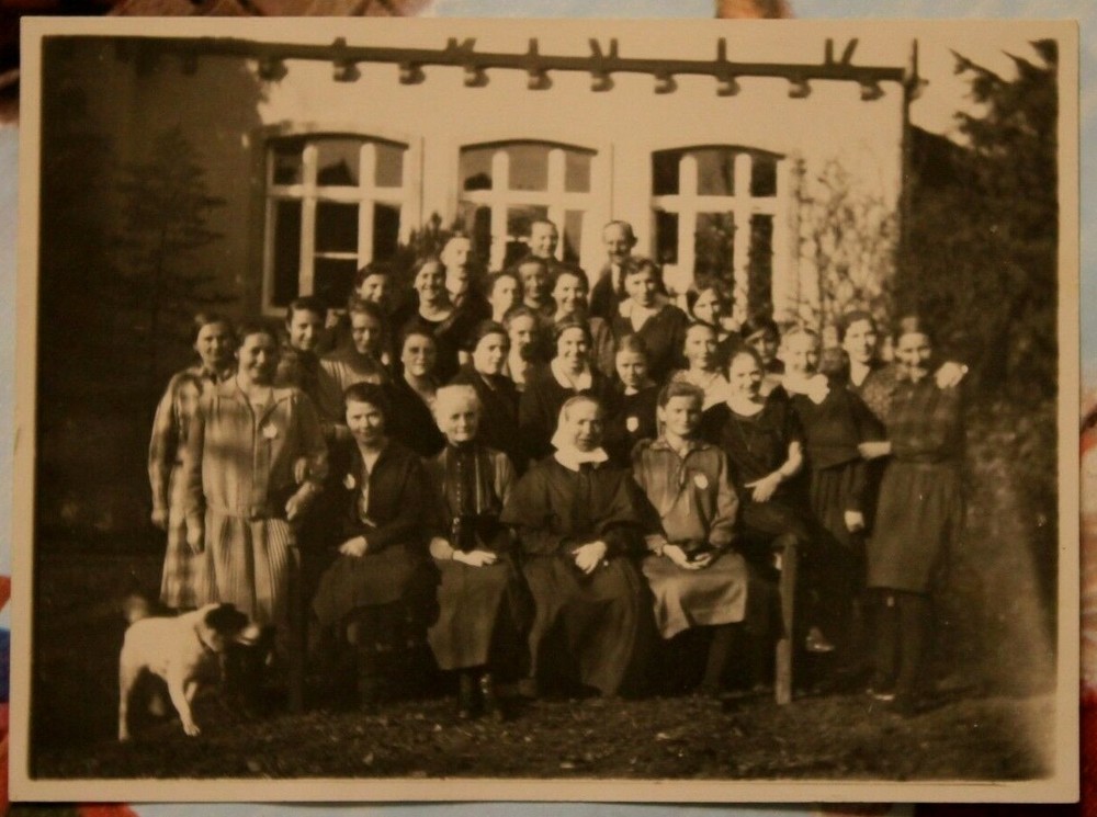 Photo woman 1926 girl dog girl school boarding school W21