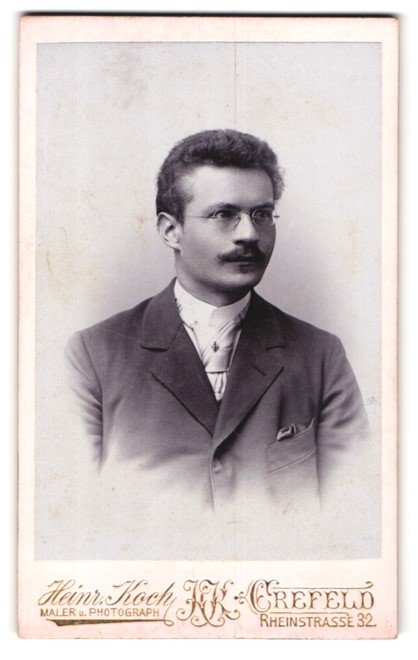 Photograph Heinr. Koch, Crefeld, Rheinstrasse 32, portrait middle-class gentleman mi