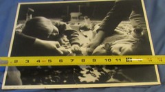 1977 Sandy Underwood photograph; children on floor, 10″ x 14″