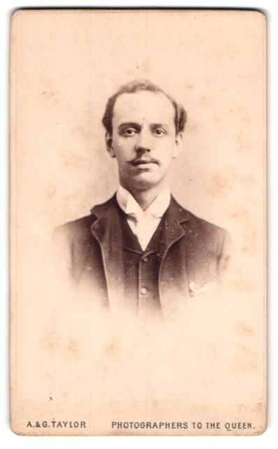 Photograph A. & G. Taylor, London, Regent Street 153, Portrait of a Gentleman