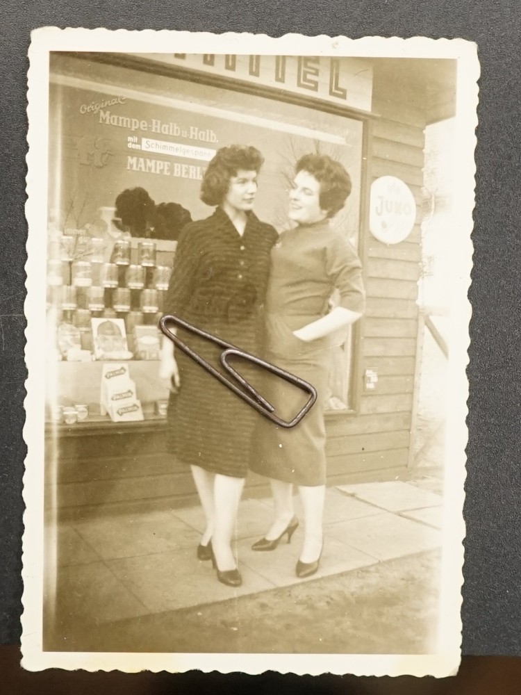 Photo Portrait Woman Model Shop Window Food Berlin Enamel Mampe Advertising