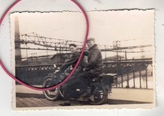 PHOTO PHOTO CAR AUTOMOBILES OLD MOTORCYCLE BRAND TO DETERMINE