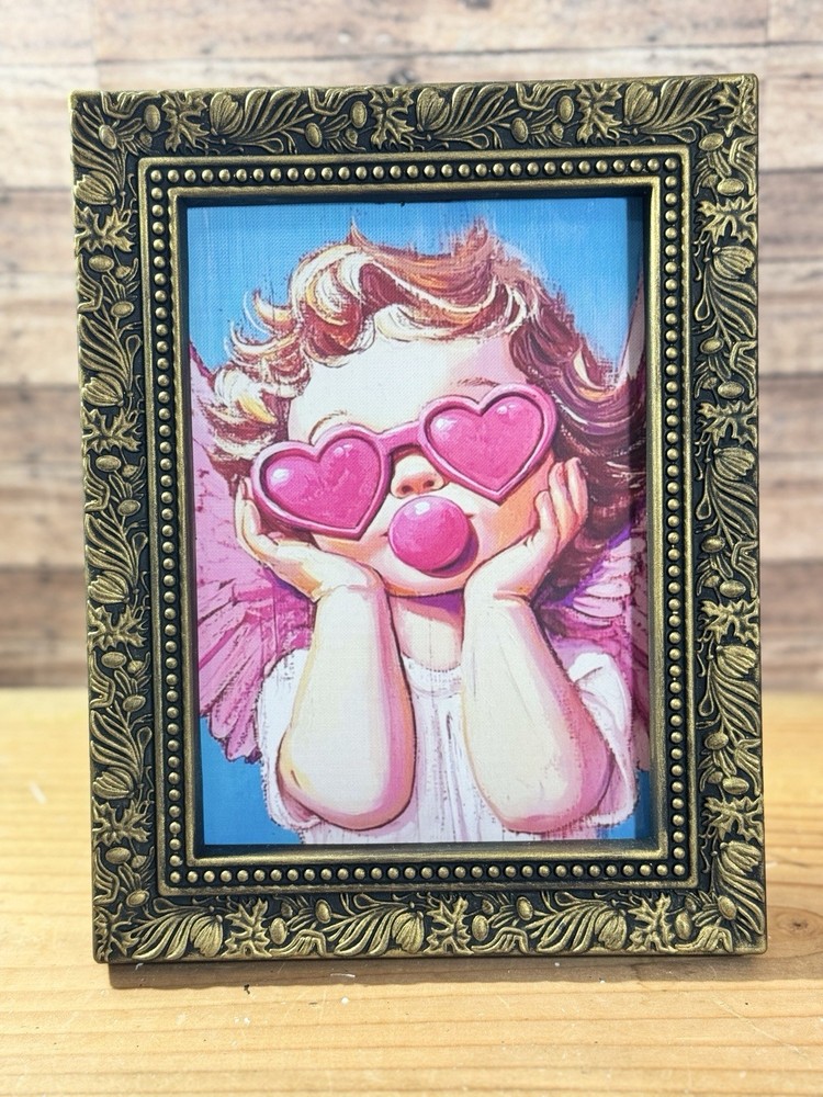 Valentine’s Cherub in Gold Distressed Painted Plastic Frame – 5×7