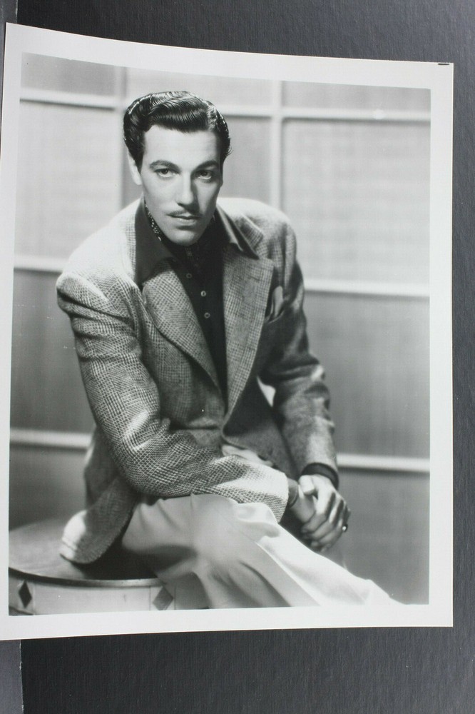 Young Caesar Romero – 8×10″ Photo Print-Vintage L1171C