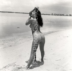 1954 BETTIE PAGE Original Female Nude BUNNY YEAGER Miami FL Key Biscayne Photo