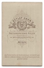 Photography Detlef Hahn, Kiel, Brunswieckerstrasse 14, portrait nicely dressed