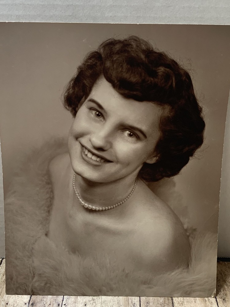 Vintage 1950s Studio Portrait Photo Young Woman Pearls Hoffman Studio Chicago