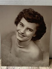 Vintage 1950s Studio Portrait Photo Young Woman Pearls Hoffman Studio Chicago