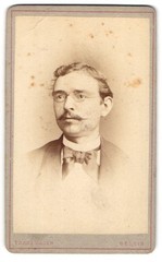 Photography Franz Hagen, Berlin, Schützenstr. 60, Portrait Elegant Gentleman with Br