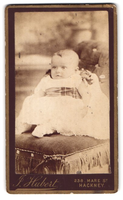 Photograph J. Hubert, Hackney, 238, Mare St., Portrait Sweet Baby in White Kle