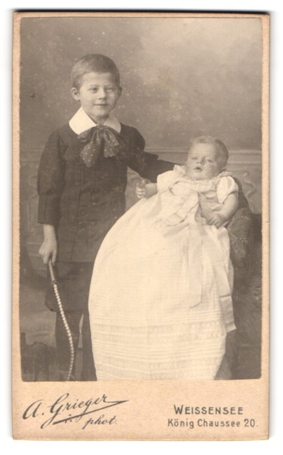 Photograph A. Grieger, Weissensee, King Chaussee 20, Knirps in Sunday dress