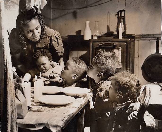 Harlem interior, 1944 – Stunning vintage photograph by Joe Kordick