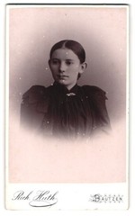 Photograph Rich. Huth, Bautzen, Gickelsberg, portrait of a young woman