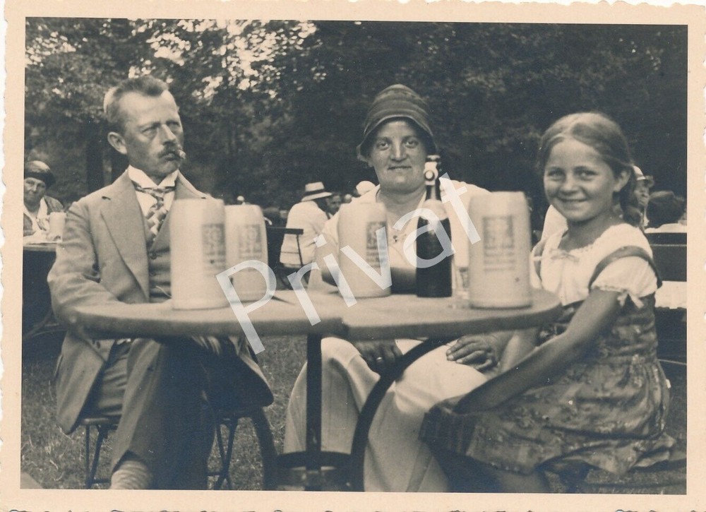 Photo Employee Company Wanderer Munich City Center Hirschgarten 1931 L1.71