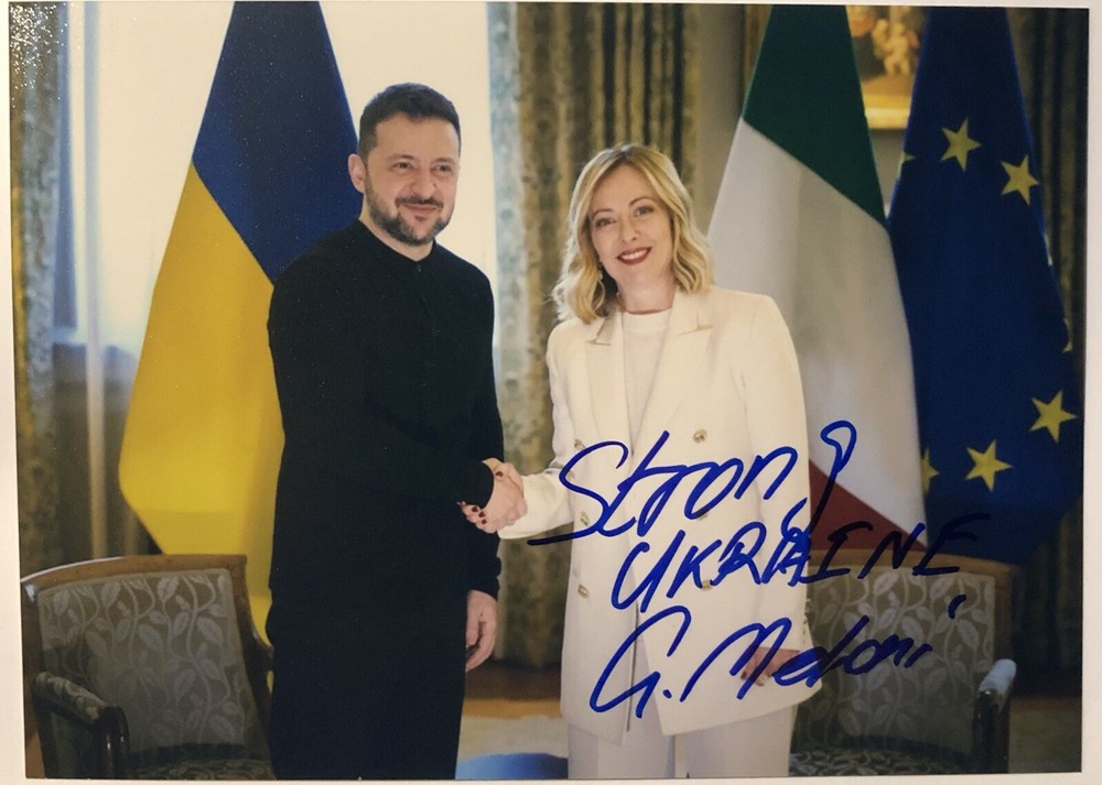 Giorgia Meloni in Ukraine, the photo she wrote on, see description