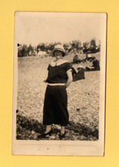 Antique Photograph – Woman With Hat (Ref. L8667)