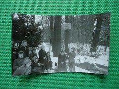 «SCHOOL COUNTRY HOME»: PHOTOGRAPHY, PHOTO, SCHOOL CHILDREN, STUDENTS, FOREST, WINTER, CHILDREN!