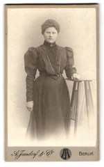 Photograph A. Jandorf & Co., Berlin, Spittelmarkt 16/17, woman in Victorian