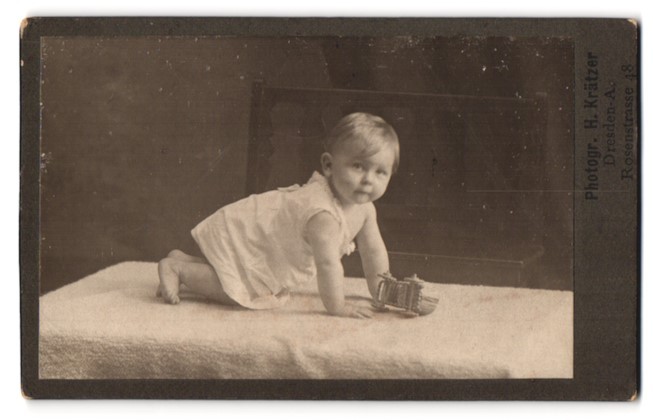 Photography Hermann Krätzer, Dresden-A, Rosenstrasse 48, portrait sweet toddler