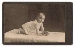 Photography Hermann Krätzer, Dresden-A, Rosenstrasse 48, portrait sweet toddler