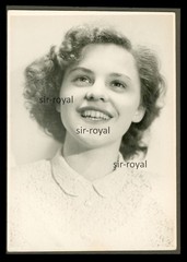 Pretty Laughing Young Woman in Portrait – Photo 9x13cm