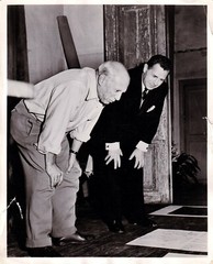 PABLO PICASSO Artist original photograph examining his work