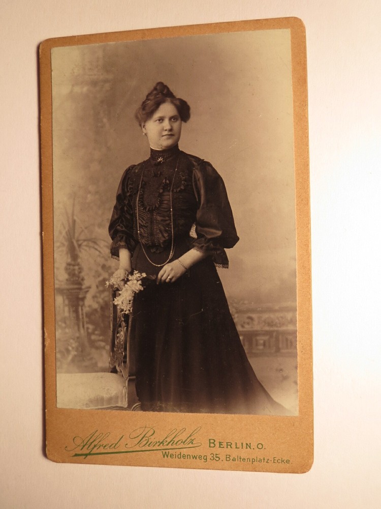 Lenchen Grandt born Krause ? As a young woman – backdrop CDV Alfred Birkholz Berlin