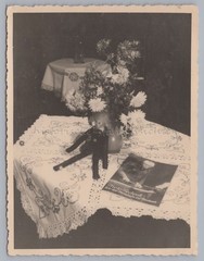 Photo Magazine Photo Technique Still Life Table Doll Flowers – Vintage Photo 1930s