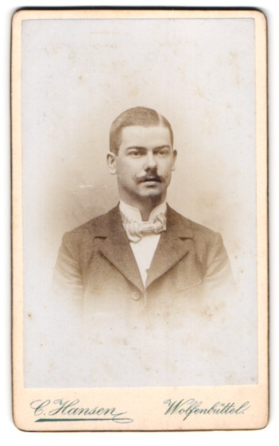 Photograph Carl Hansen, Wolfenbüttel, Rosenwall and Neuestrasse 35, portrait ele