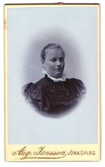 Photograph Aug. Jansson, Jönköping, Målaregränd 16, portrait of a young woman