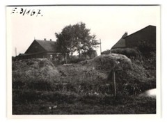 2 photographs Averlak, farm with haystacks
