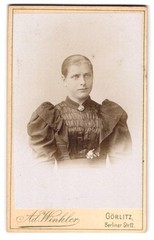 Photograph Adolf Winkler, Görlitz, Berliner Strasse 12, young lady with puff sleeves