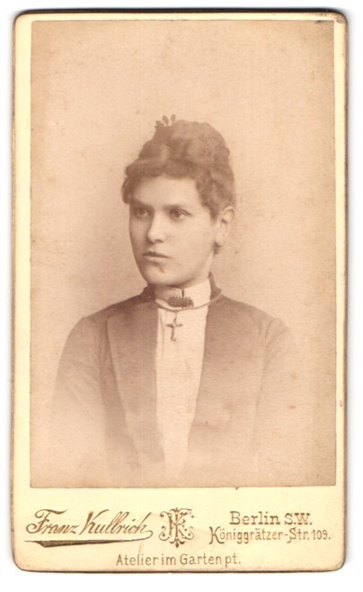 Photograph Franz Kullrich, Berlin S. W., Königgrätzer Straße 109, neatly dressed
