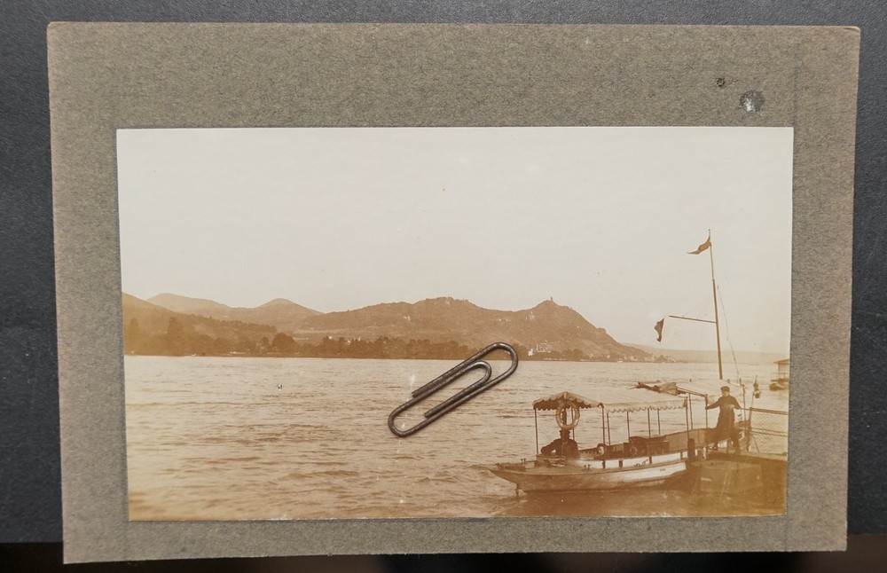 Photo Portrait Boat Ship Driver Asia? Poland? Flag Flag Ferry Mountain Pier