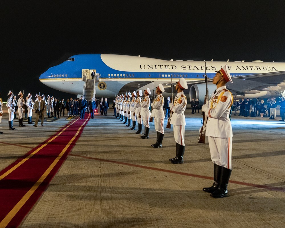 8×10 photo of President Trump arrives in Vietnam