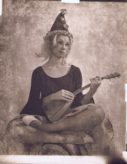 Hendrickson Original Photo Sepia CUTE GIRL CLOWN PLAYING A BALALAIKA 11×14″ R239