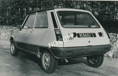 Manufacturer Archive Photo – Automotive Car Vehicle – Renault Automatic 5 C1.66