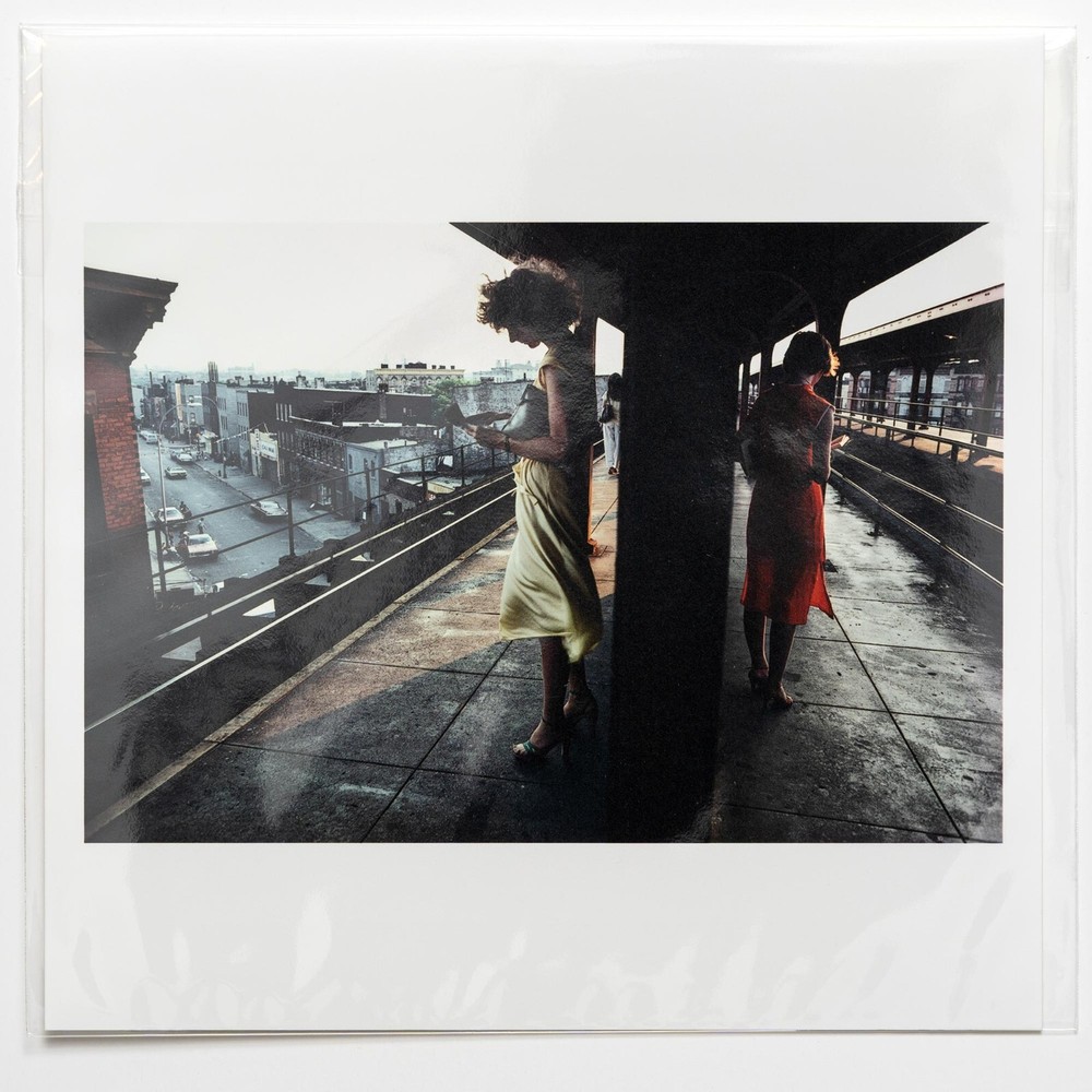 SIGNED Bruce Davidson Photo – Subway platform. NYC 1980. Magnum Square Print 6×6